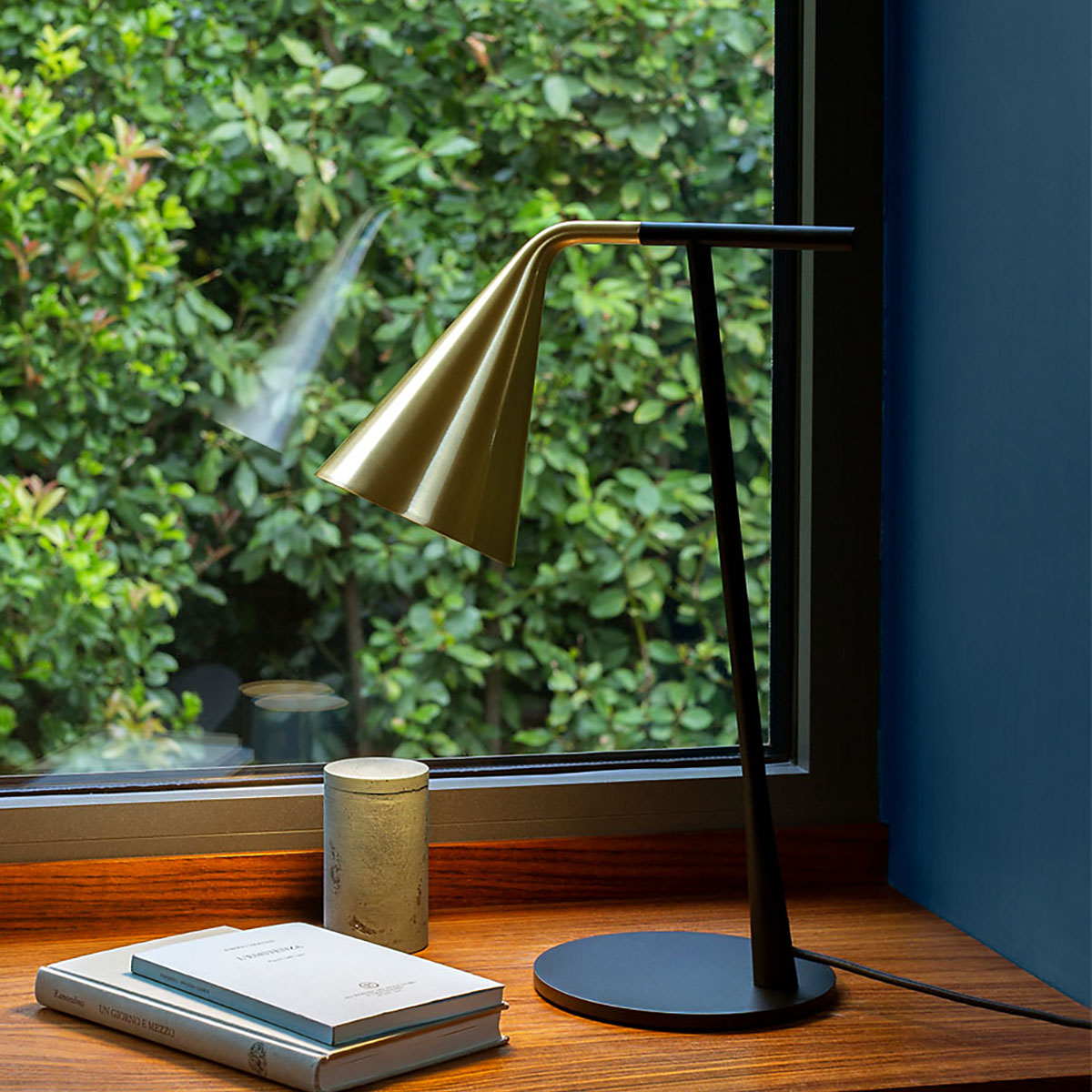 Tooy_Gordon_561-31_C2_C41 TOOY Gordon 561.31 Tischleuchte H: 45 cm, Schwarz Matt & Messing – italienisches Design