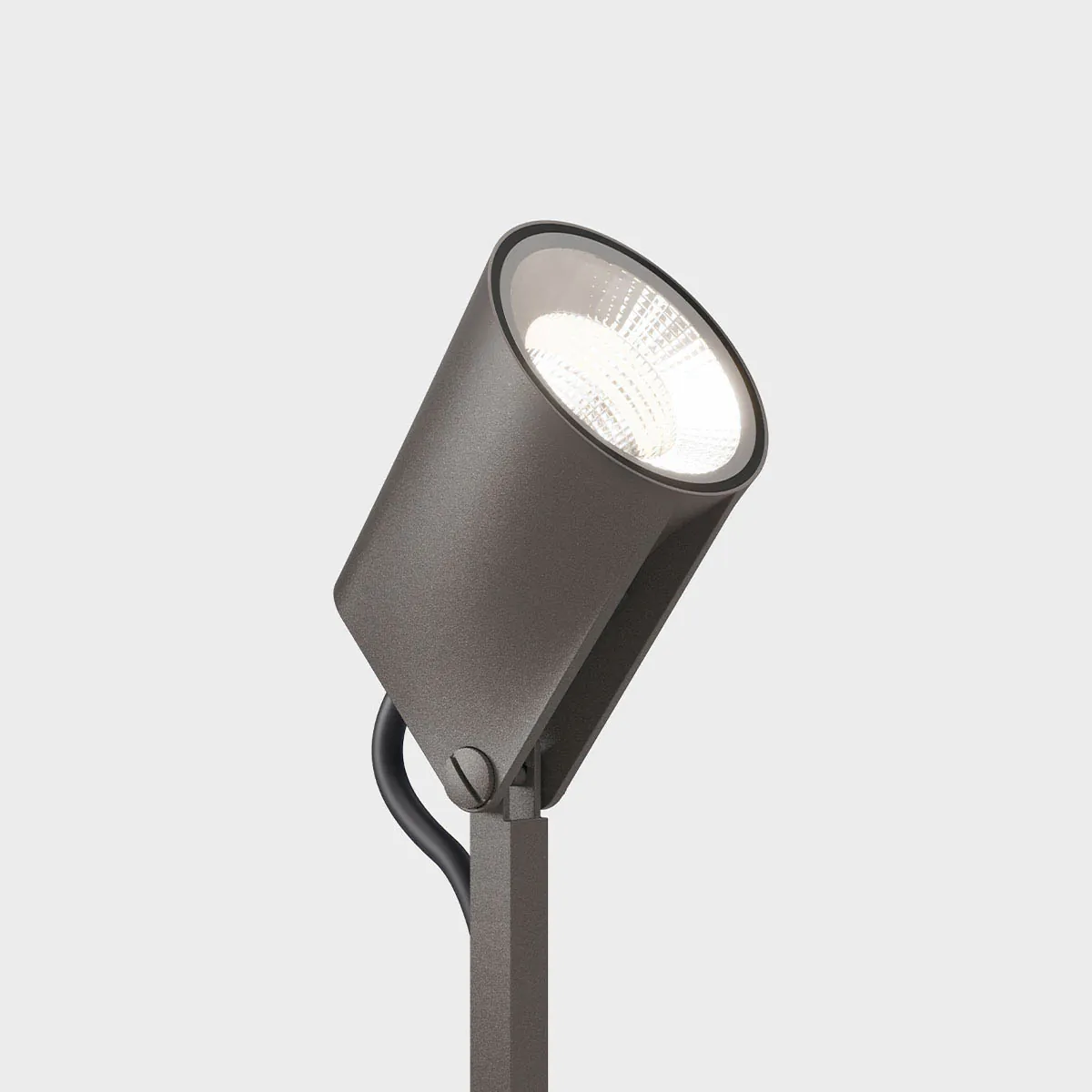 Schmale Erdspießleuchte mit connect Stecker für außen in der Farbe braun