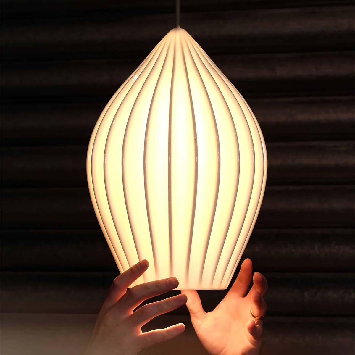 Original BTC Fin Pendelleuchte, Ø: 42 cm 12-flammig Original BTC Fin Pendelleuchte, Ø: 48 cm 18-flammig