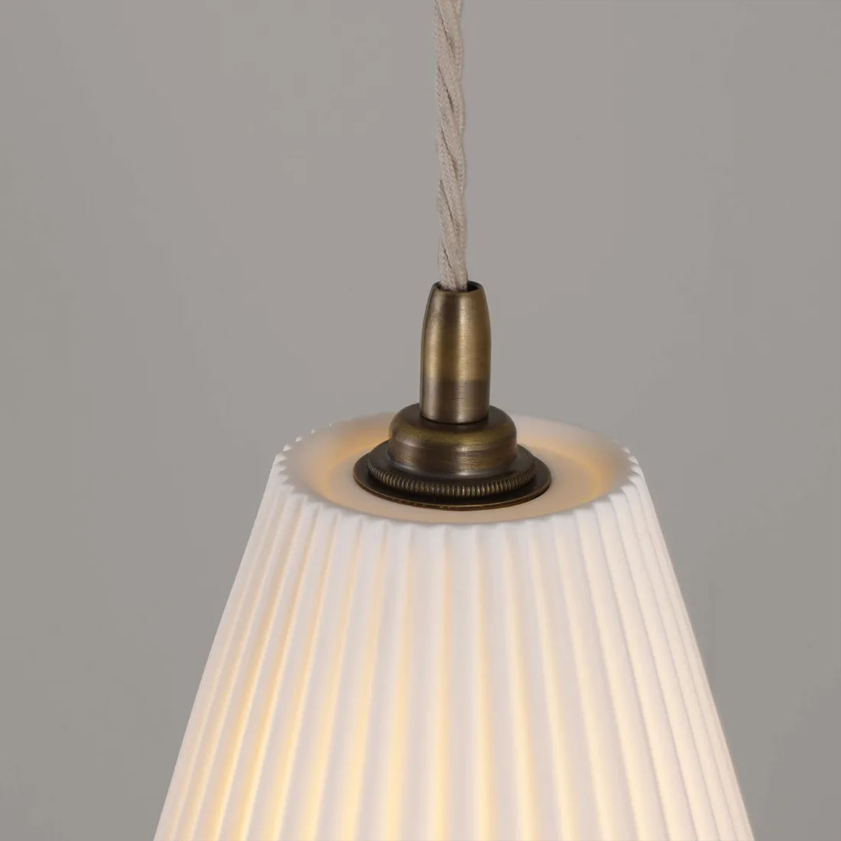 Antique Brass Large Pleat Pendelleuchte, Ø: 19 cm Antique Brass Large Pleat Pendelleuchte, Ø: 19 cm