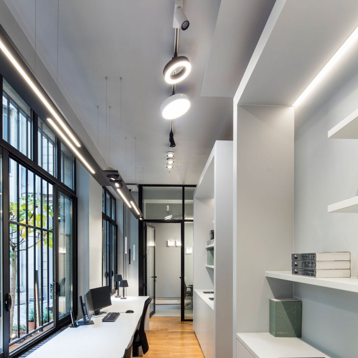 SUPER-OH! XS PIVOT 39 ADM DIM8 Schienenstrahler, Weiß, Ø: 39 cm