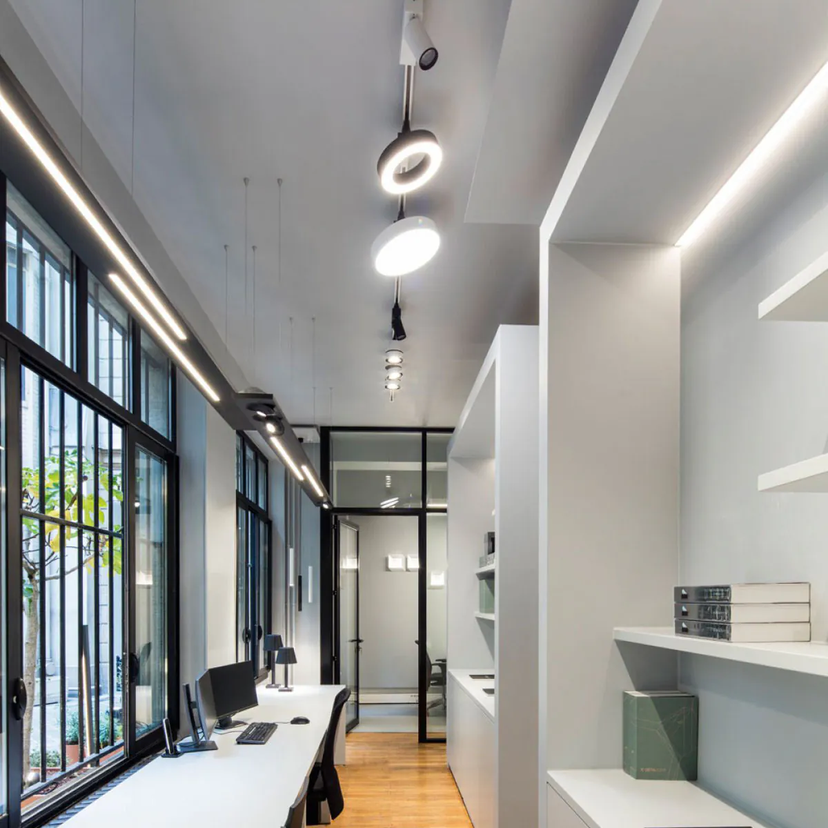 SUPER-OH! XS PIVOT 39 ADM DIM8 Schienenstrahler, Weiß, Ø: 39 cm