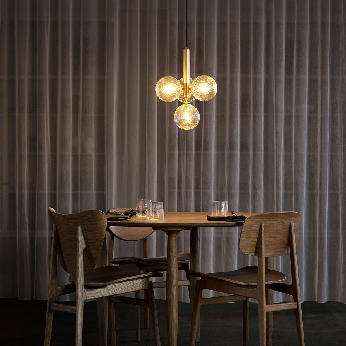 Miira 4 Pendelleuchte, Ø: 38 cm, Messing, Opalglas