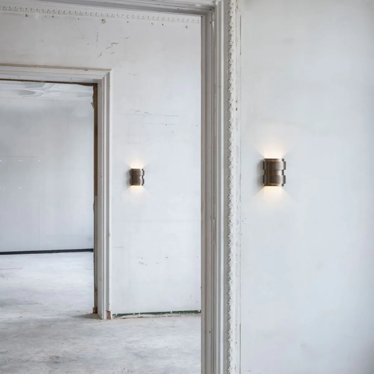 BAND-OH! 930 DIM8 Wandleuchte, B: 17,5 cm, H: 20 cm, Klavier Schwarz, Warmweiß 3000K