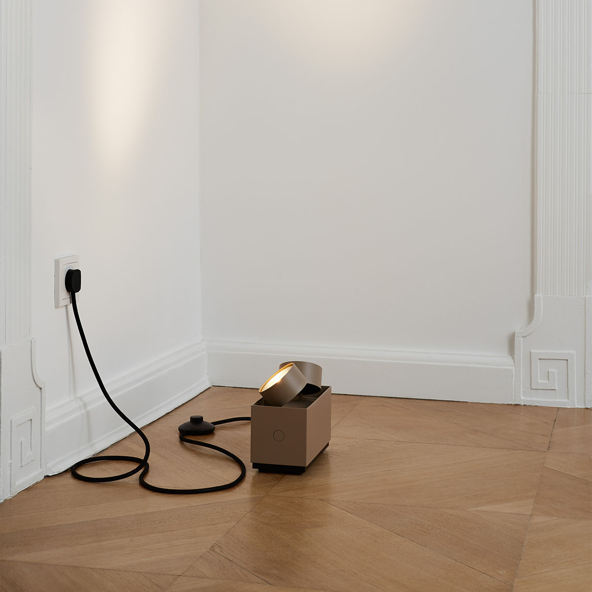 Wittenberg 4.0 Parkett Bodenleuchte wi4-bod-2e-hb, Blau, Warmweiß 3000K, Flood 38°