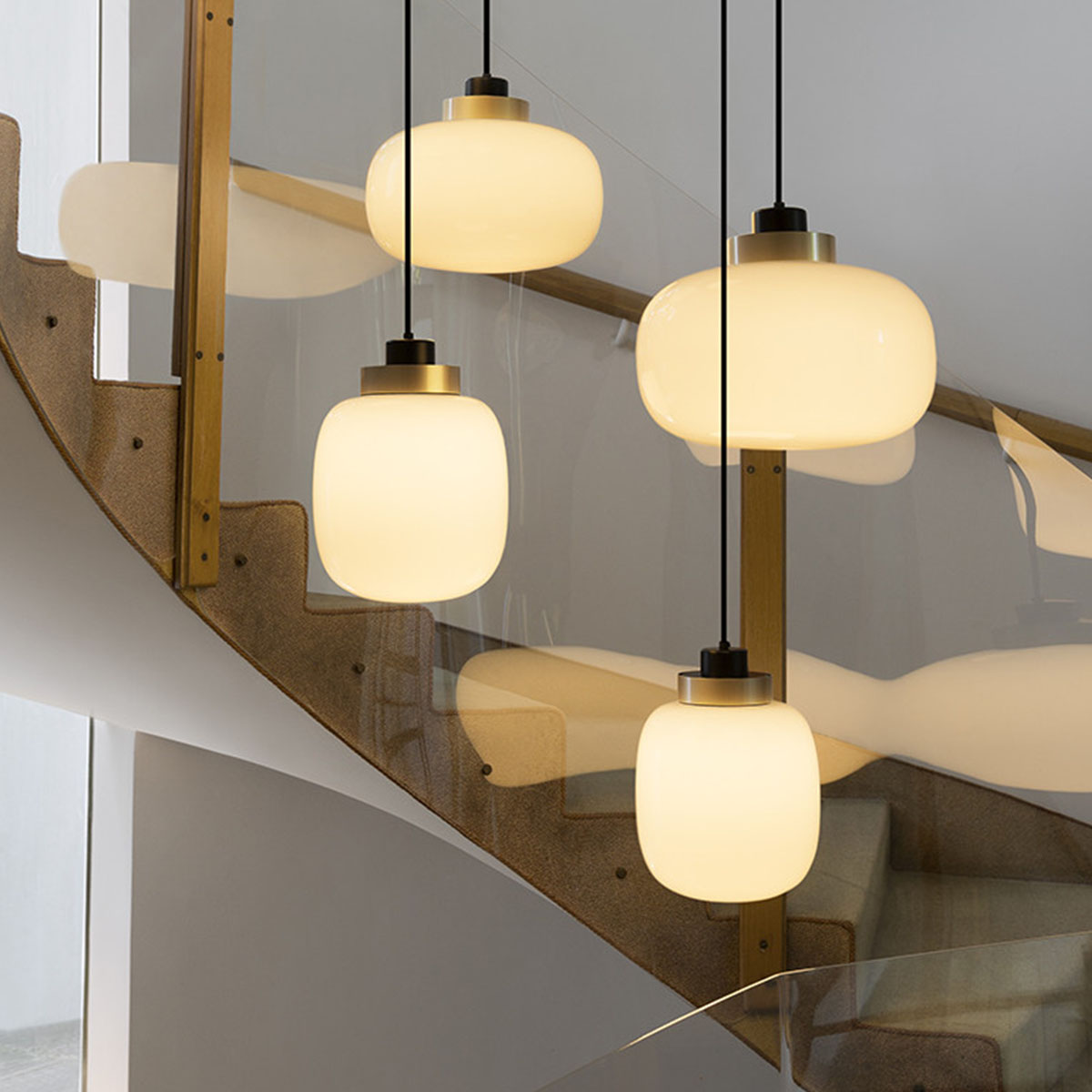 Italienisches Lichtdesign: TOOY Legier 557.24 Pendelleuchte, Schwarz & Kupfer, Opalglas – modernes, dekoratives Design
