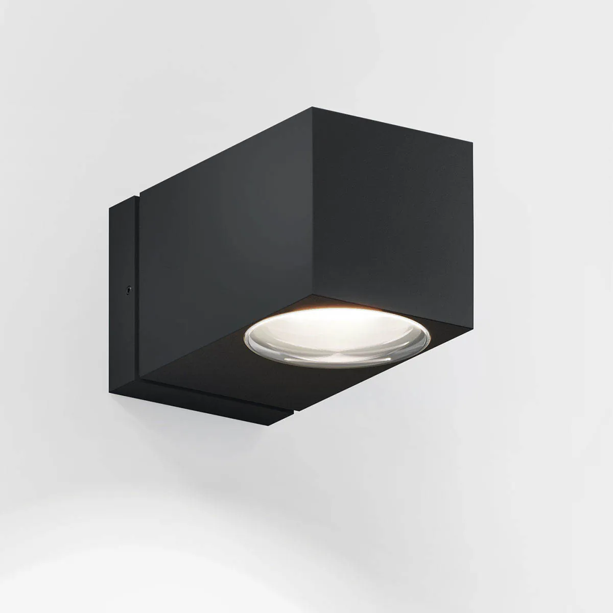 IP44-como-one-außen-wandleuchte-schwarz: Rechteckige Wandleuchte für außen in der Farbe schwarz – dimmbar für Terrasse