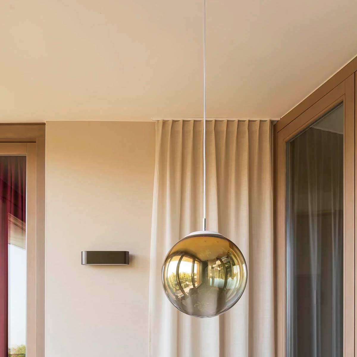 Mawa Design glaskugelleuchte led ku2 Pendelleuchte, Ø: 20 cm Grau metallic Klarglas Extra-Warmweiß 2700K Mawa Design glaskugelleuchte led ku2 Pendelleuchte, Ø: 20 cm Weiß matt Opalglas Warmweiß 3000K