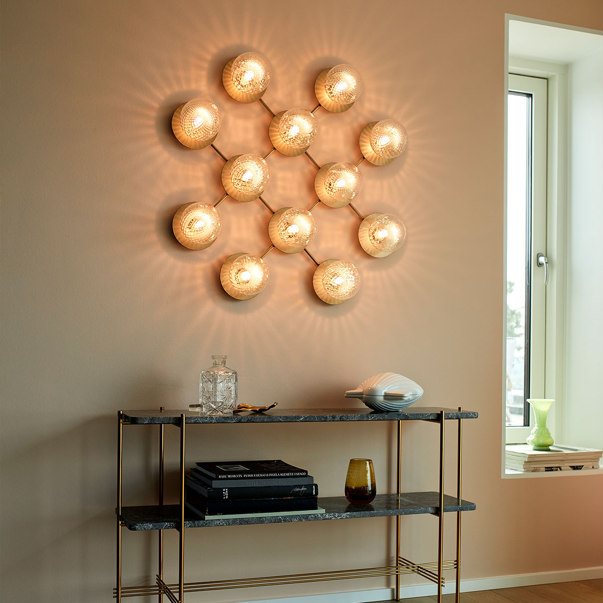 Liila 12 Wand- und Deckenleuchte, B: 84,5 cm, H: 84,5 cm, Gold Liila 12 Wand- und Deckenleuchte, B: 84,5 cm, H: 84,5 cm, Opalglas