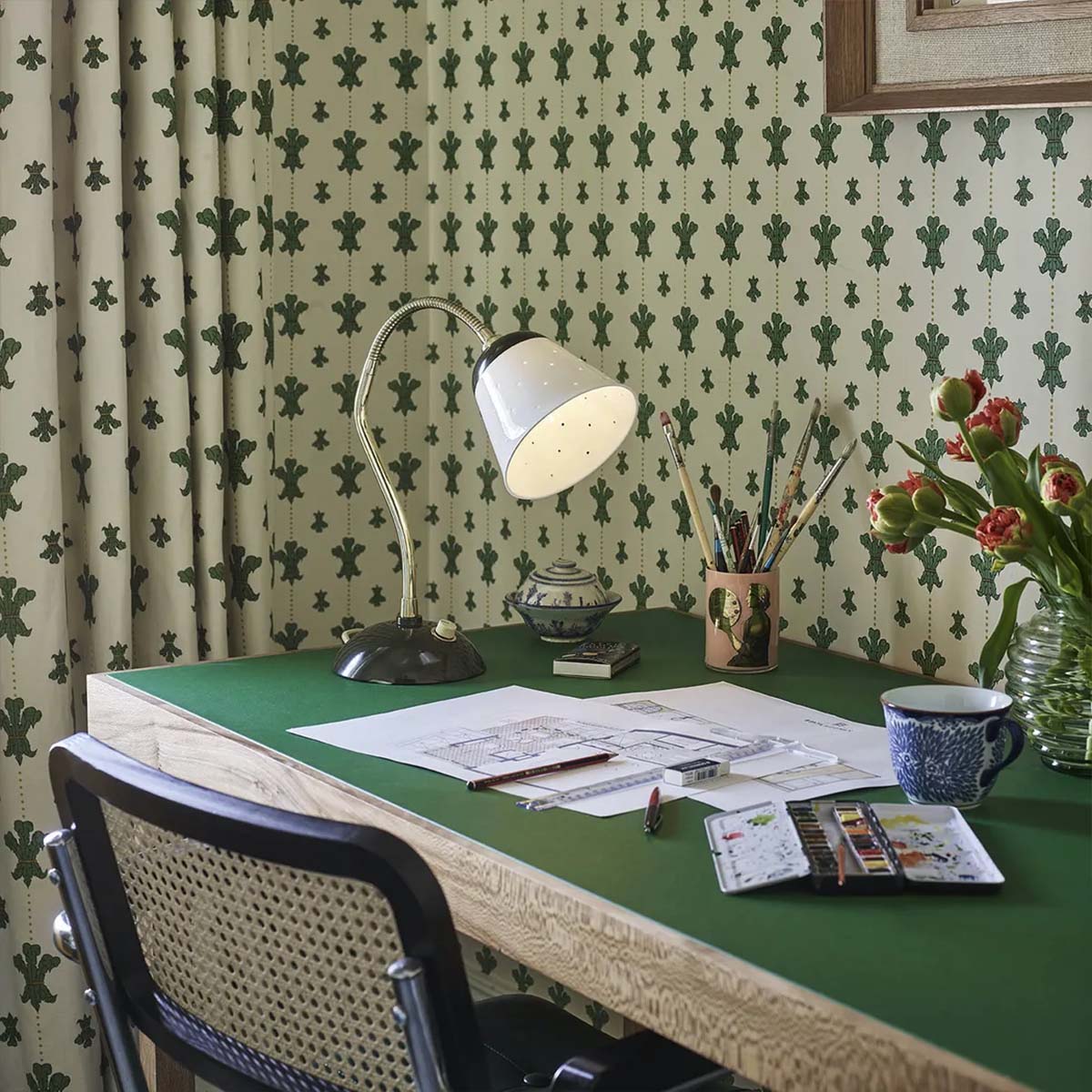 Alma Tischleuchte, Ø: 16 cm, H: 67,5 cm, Algengrün