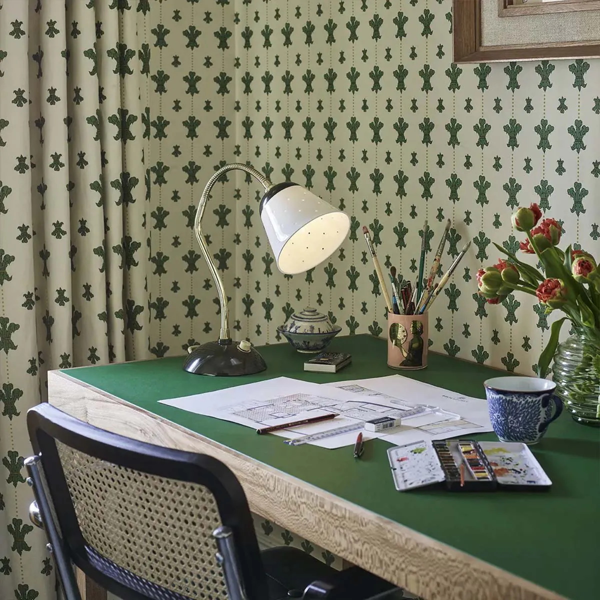 Alma Tischleuchte, Ø: 16 cm, H: 67,5 cm, Algengrün