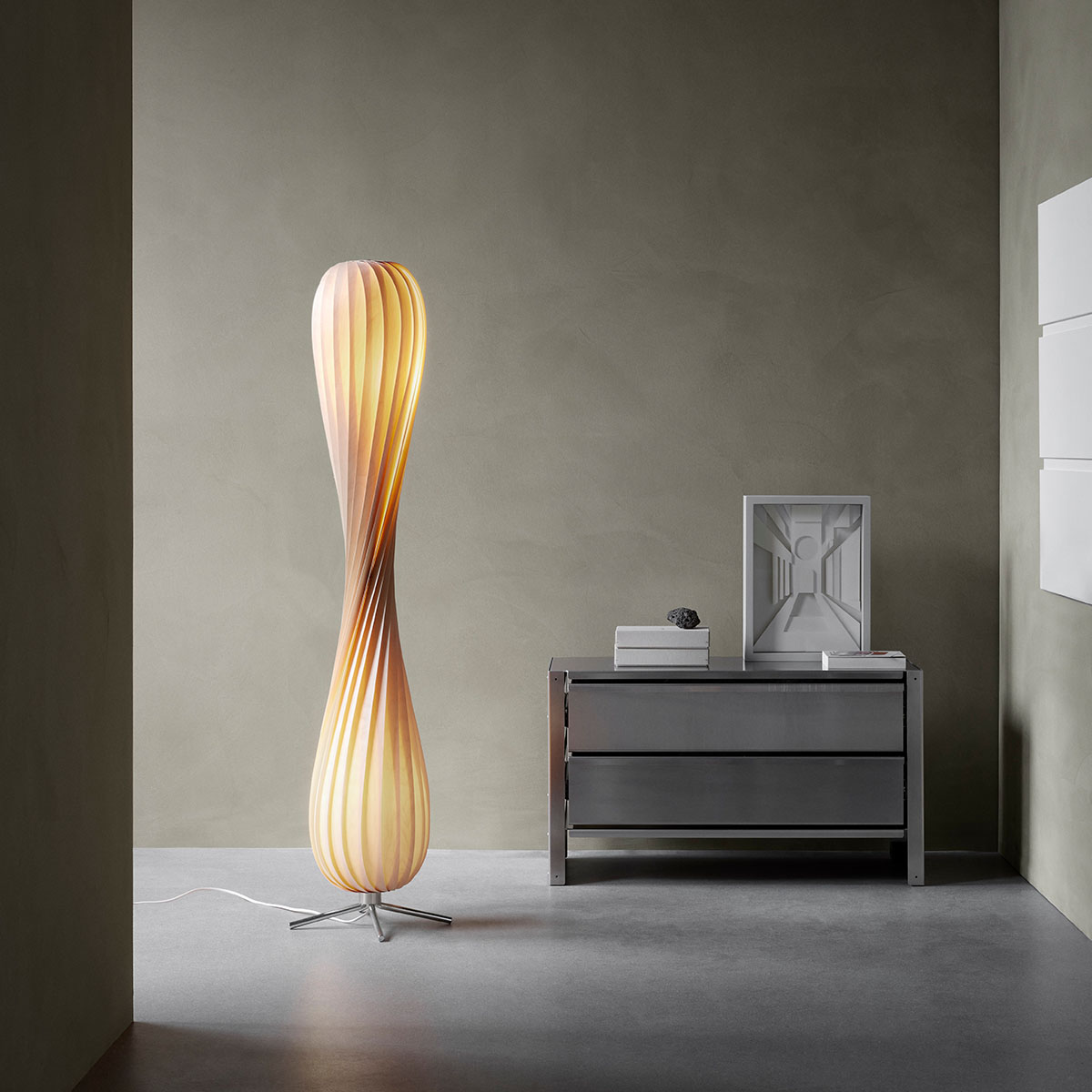 TR7 Stehleuchte, Birke Natur, Ø: 25 cm, H: 117 cm