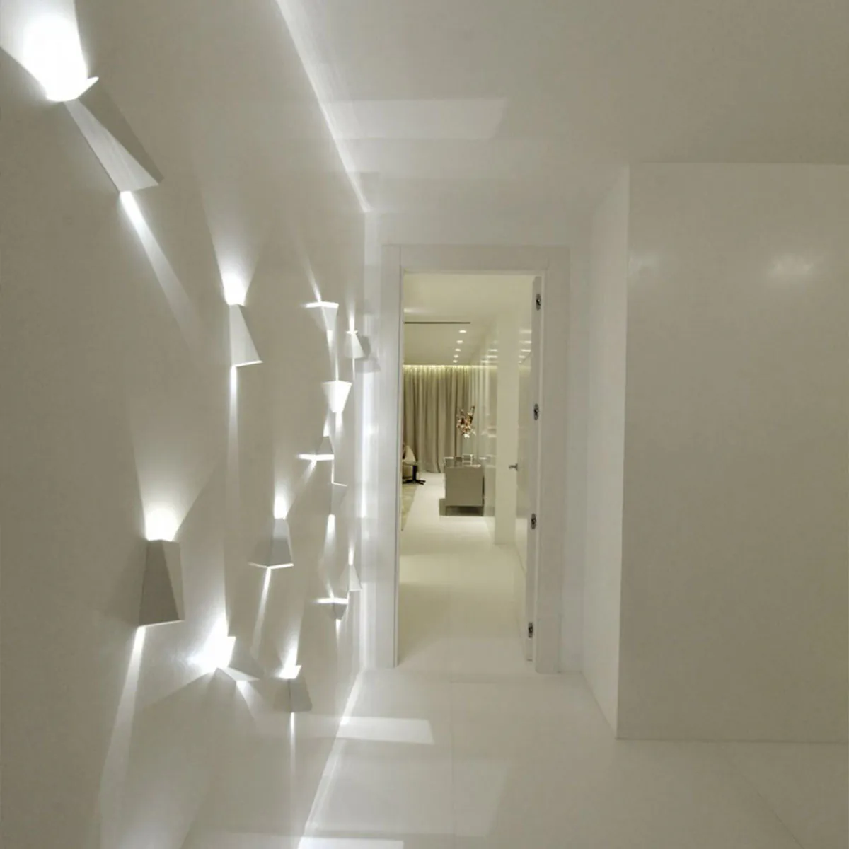 TOPIX WW Wandleuchte, B: 6,5 cm, H: 13,5 cm, Weiß TOPIX WW Wandleuchte, B: 6,5 cm, H: 13,5 cm, Alu Grau