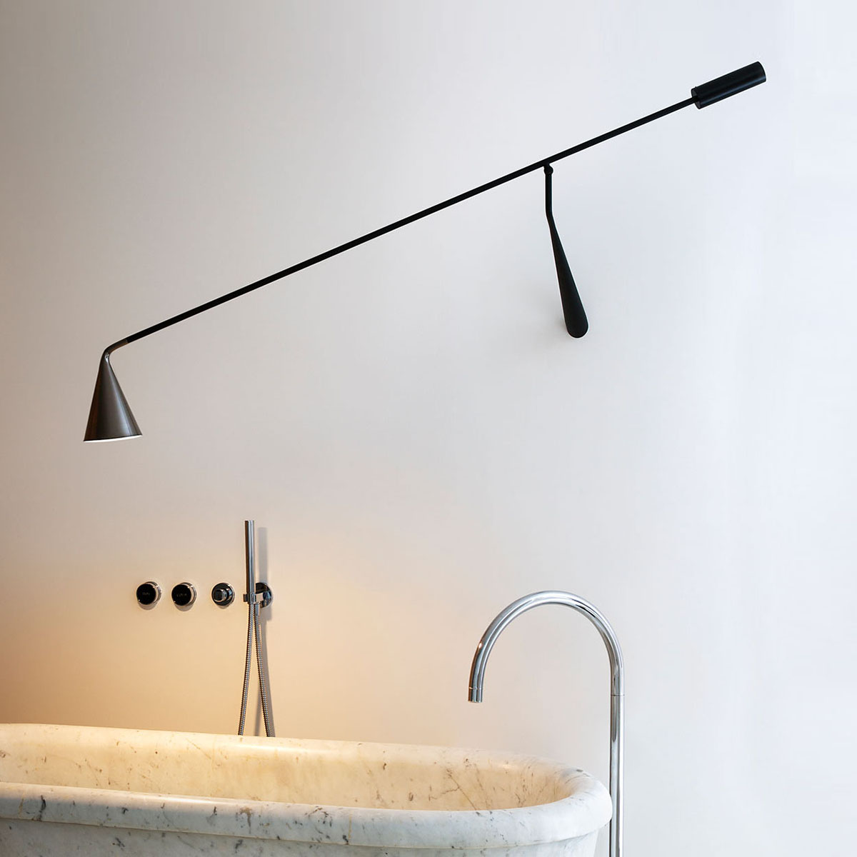 Toooy_Gordon_561-49 TOOY Gordon 561.49 Wandleuchte, Schwarz Matt & Schwarz Chrom – italienisches Design