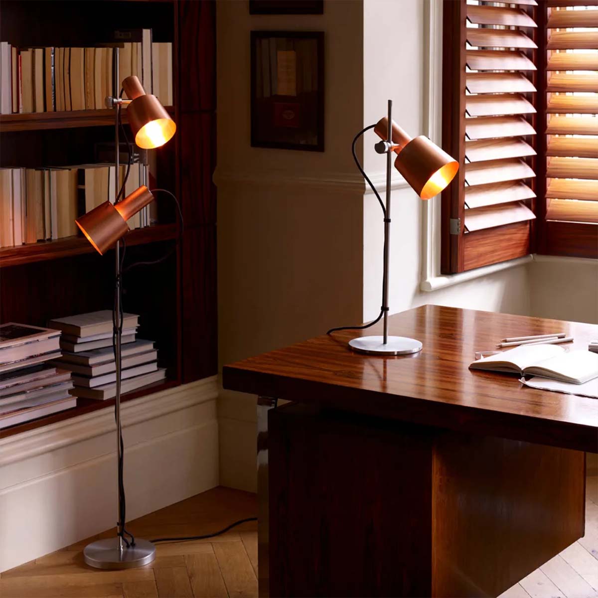 Chester Tischleuchte, H: 57 cm, Satiniertes Messing