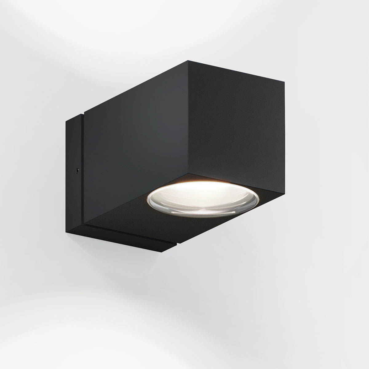 IP44-como-außen-wandleuchte-schwarz: Rechteckige Wandleuchte für außen in der Farbe schwarz – langlebig für Terrasse