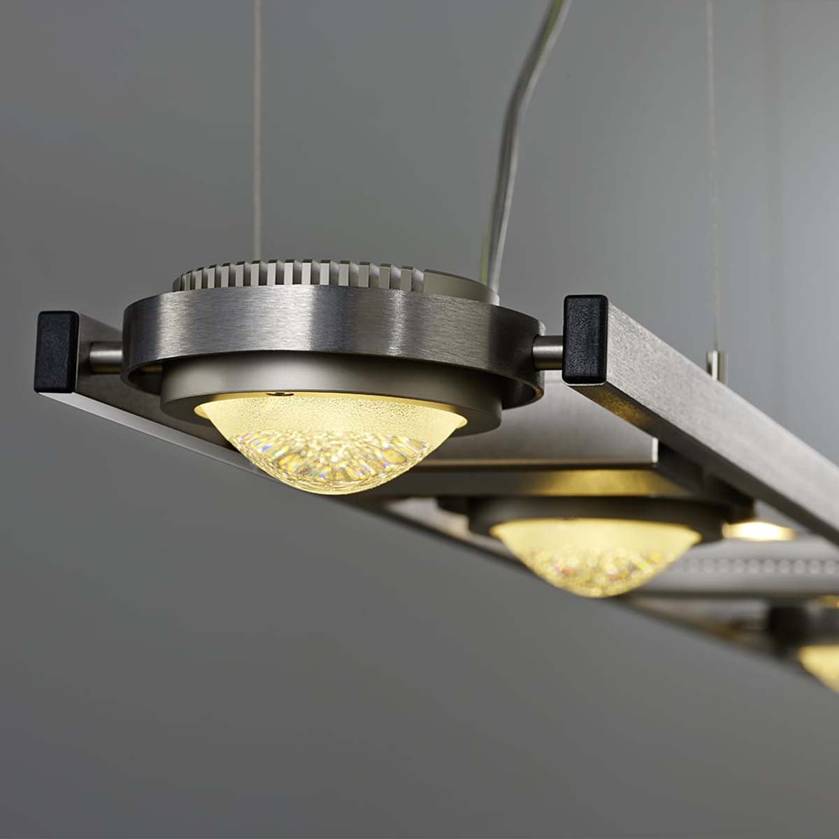 Licht im Raum Ocular 2 Moderne und längliche Pendelleuchte mit zwei Linsen fokusiert