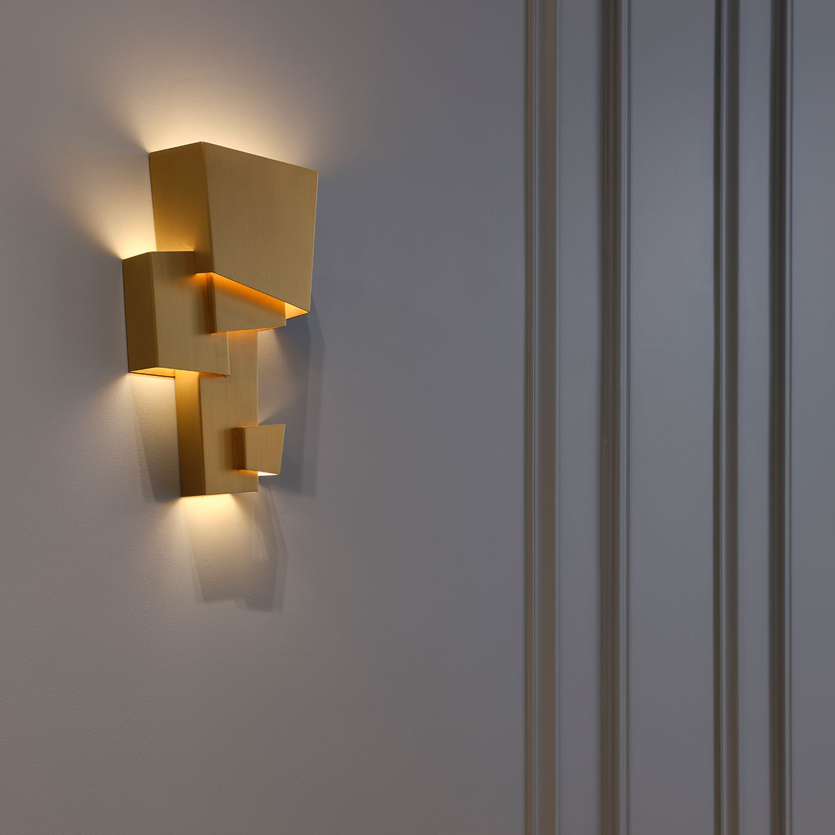 Map 1 L Wall Wandleuchte H: 39,8 cm in Messing – elegantes Design aus dem Hause DCW Editions für den Flur