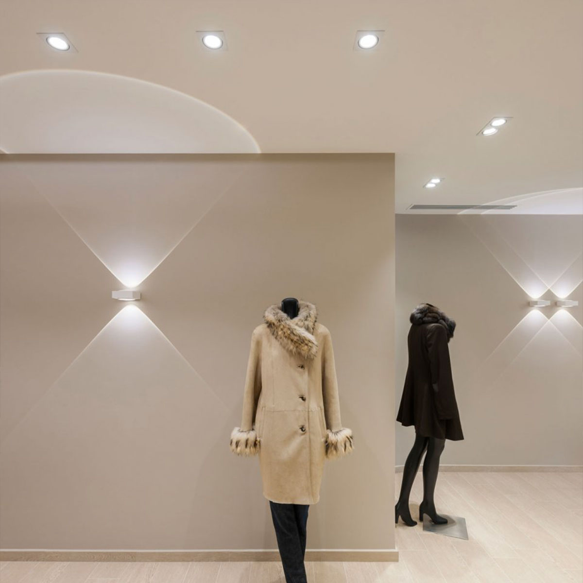 REO S OK 92733 S1 Einbaustrahler, L: 10,4 cm, B: 10,4 cm, Extra-Warmweiß 2700K, 33° REO S OK 93050 S1 Einbaustrahler, L: 10,4 cm, B: 10,4 cm, Warmweiß 3000K, 50°