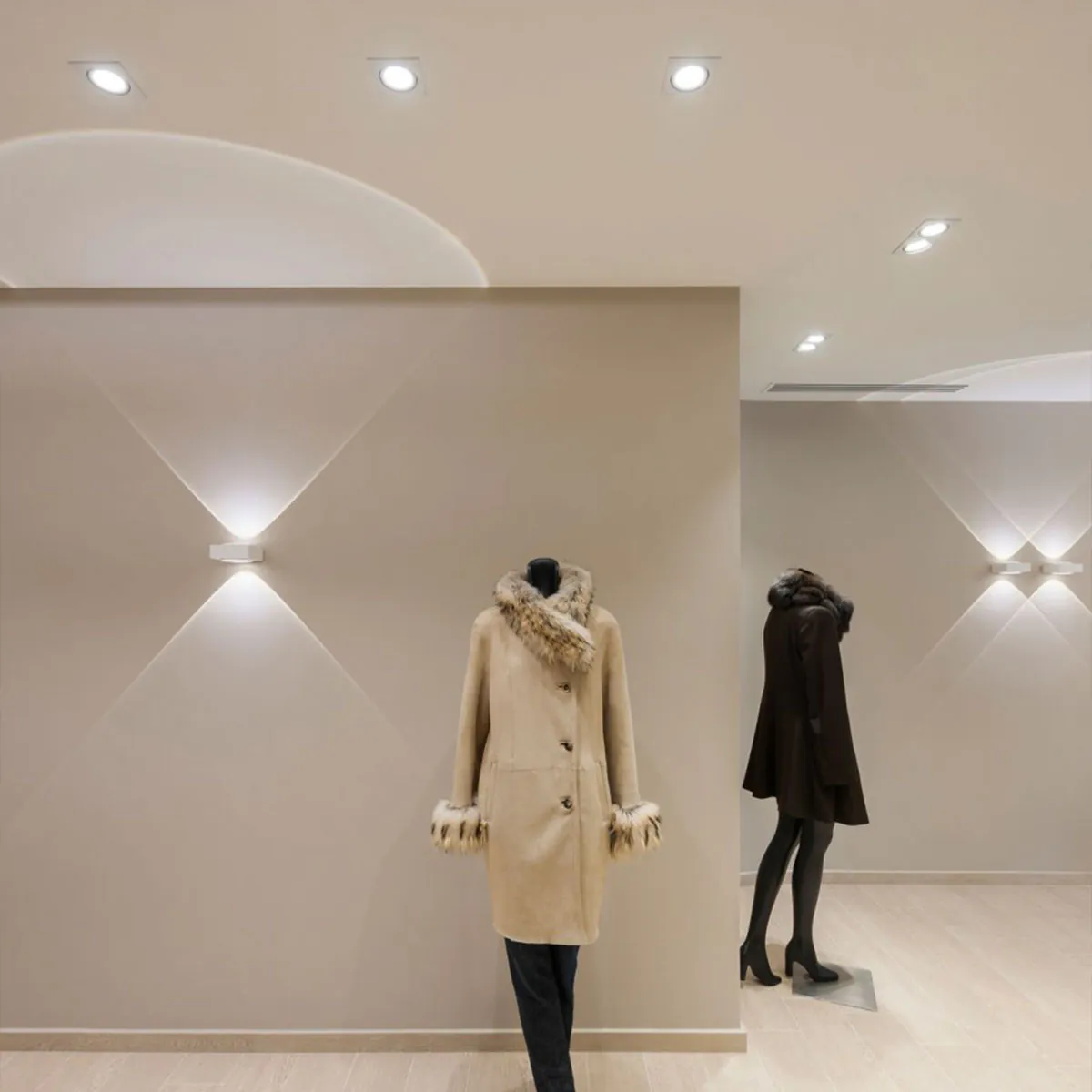 REO S OK 93050 S1 Einbaustrahler, L: 10,4 cm, B: 10,4 cm, Warmweiß 3000K, 50°