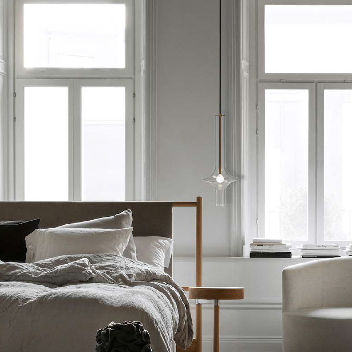 Penta Light Wonder 1504-23 Pendelleuchte Glaspendel – edles Glas in Gold,, brillantes Strahlen, geeignet fürs Schlafzimmer, ideal über Esstisch, Küche oder Wohnzimmer Penta Light Wonder 1504-20 Pendelleuchte Glaspendel – mundgeblasenes Glas in Schwarz, zeitlose Eleganz, warmes Licht, perfekt für das Esszimmer, ideal über Esstisch, Küche oder Wohnzimmer