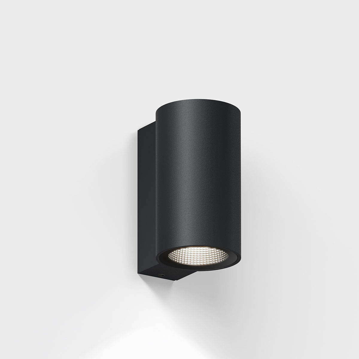 Zylinderförmige Wandleuchte für außen in der Farbe schwarz