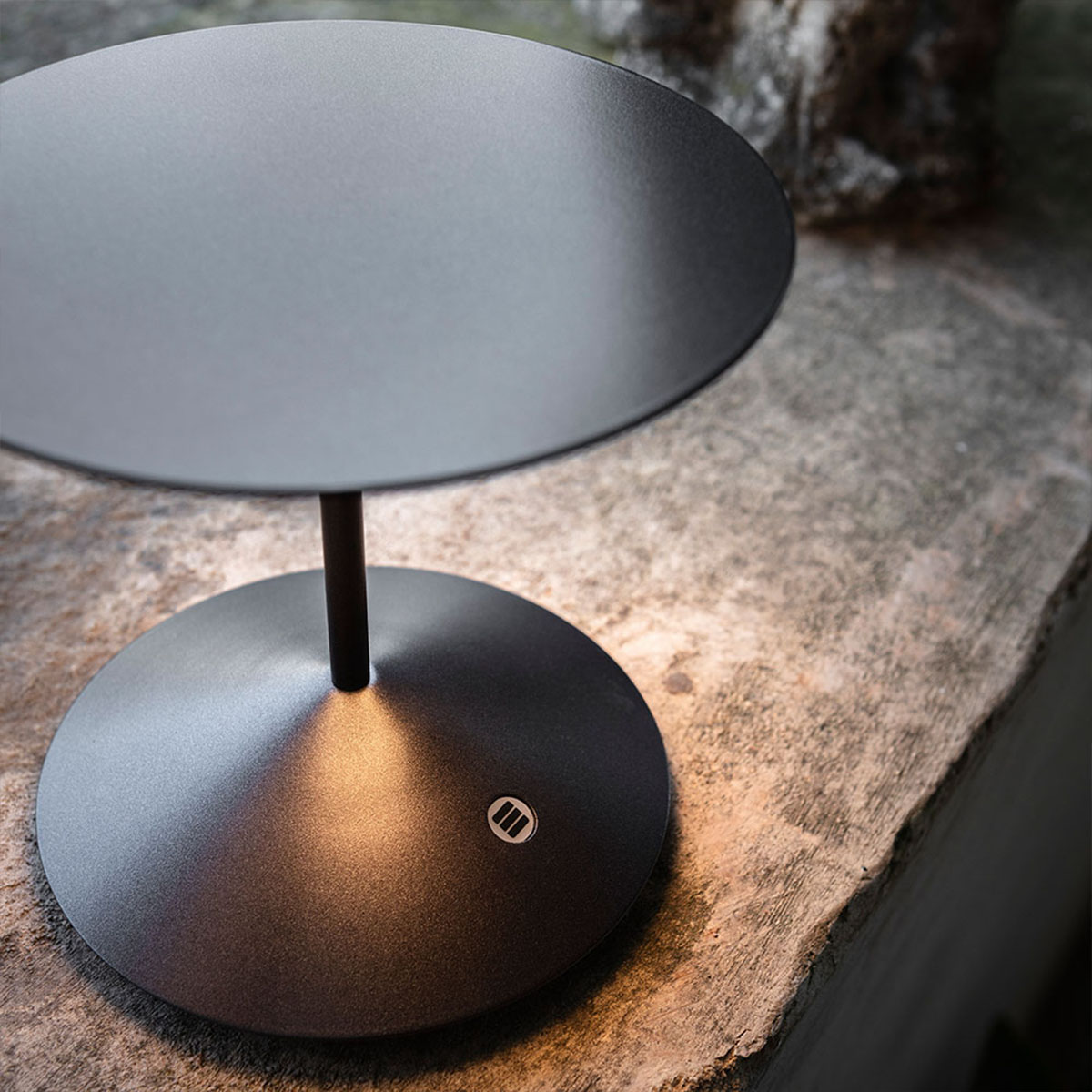 Penta Light Narciso 1710-01 Mobile Akku Tischleuchte Small, Ø: 15,7 cm Tischlampe – handgefertigtes Glas in Gold, italienisches Premium-Design, atmosphärisches Leuchten, setzt Akzente in der Küche, ideal für Nachttisch, Beistelltisch oder Schreibtisch