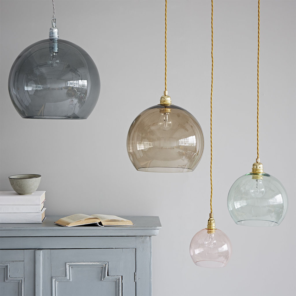 Ebb & Flow Rowan Pendelleuchte XL Ø 39 cm Rowan Pendelleuchte XL Ø 39 cm, Chameleon, Gold Chameleon Pendelleuchten – Designleuchte, nachhaltige Beleuchtung für Wohnzimmer