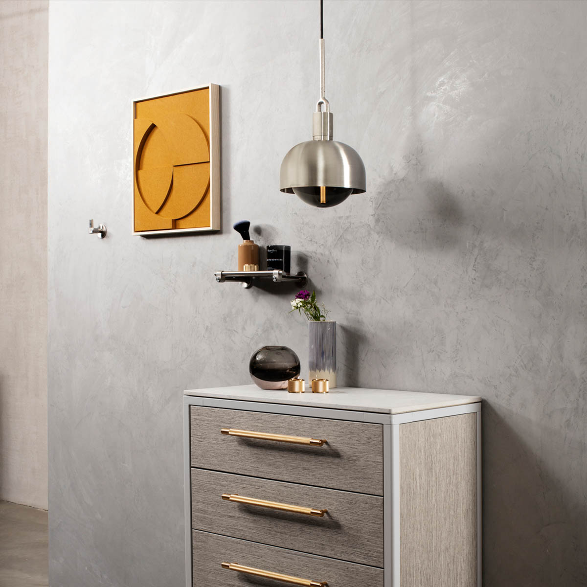 buster-punch-forked-pendant-shade-globe-mood-01 Buster + Punch Forked Pendelleuchte, Globe + Shade, Medium, Stahl / Rauchglas