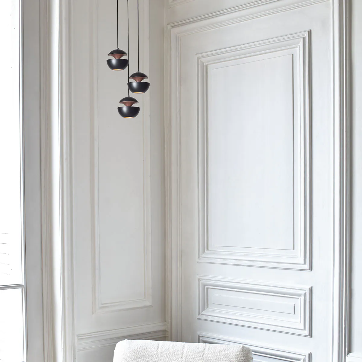 Here Comes The Sun 450 Pendelleuchte Weiß & Kupfer Ø 45 cm in Weiß Kupfer – stilvolle Designerleuchte aus dem Hause DCW Editions geeignet für die Küche