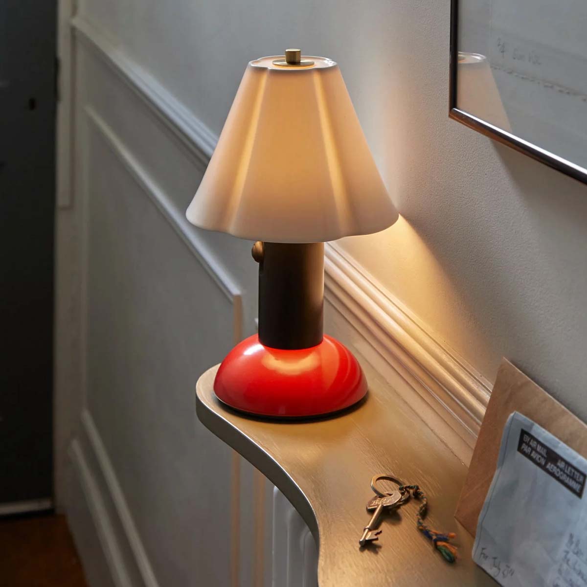 Original BTC Blossom kabellose Tischleuchte, H: 28,8 cm Rostrot Original BTC Blossom kabellose Tischleuchte, H: 28,8 cm Schwarz rot