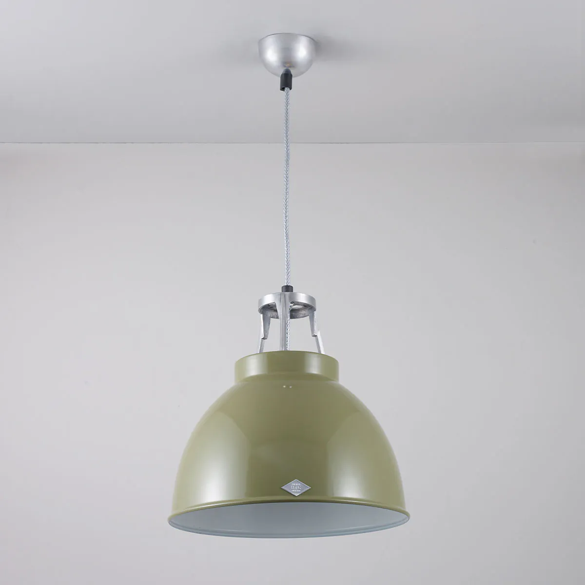 Titan Size 1 Pendelleuchte, Ø: 35,5 cm, Olivgrün, Innen Weiß