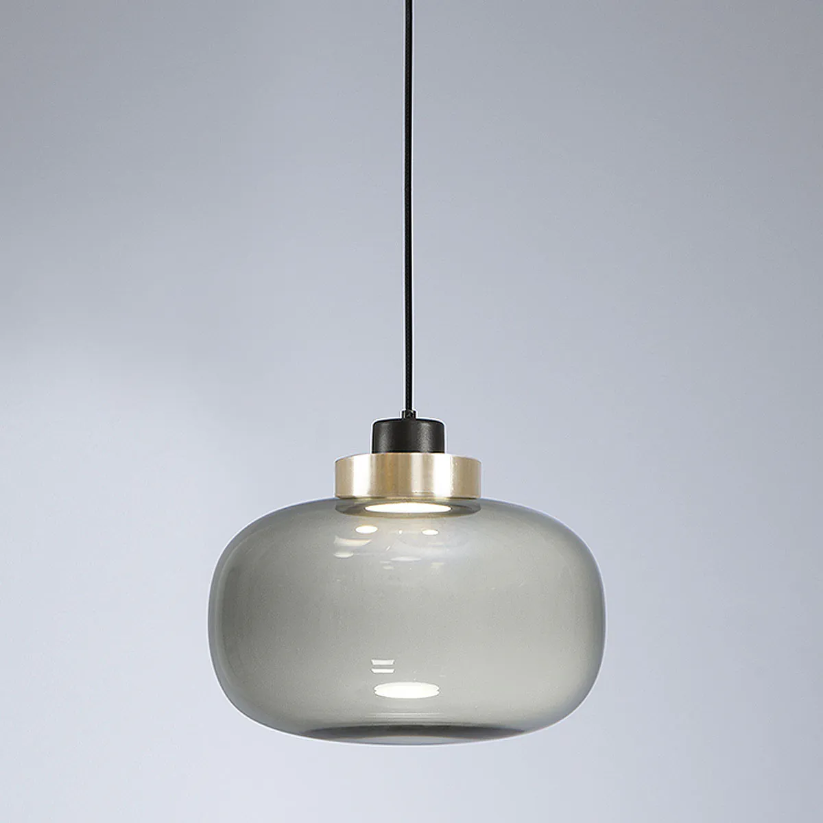 TOOY Legier 557.24 Pendelleuchte, Schwarz & Messing, Rauchglas – italienisches Design