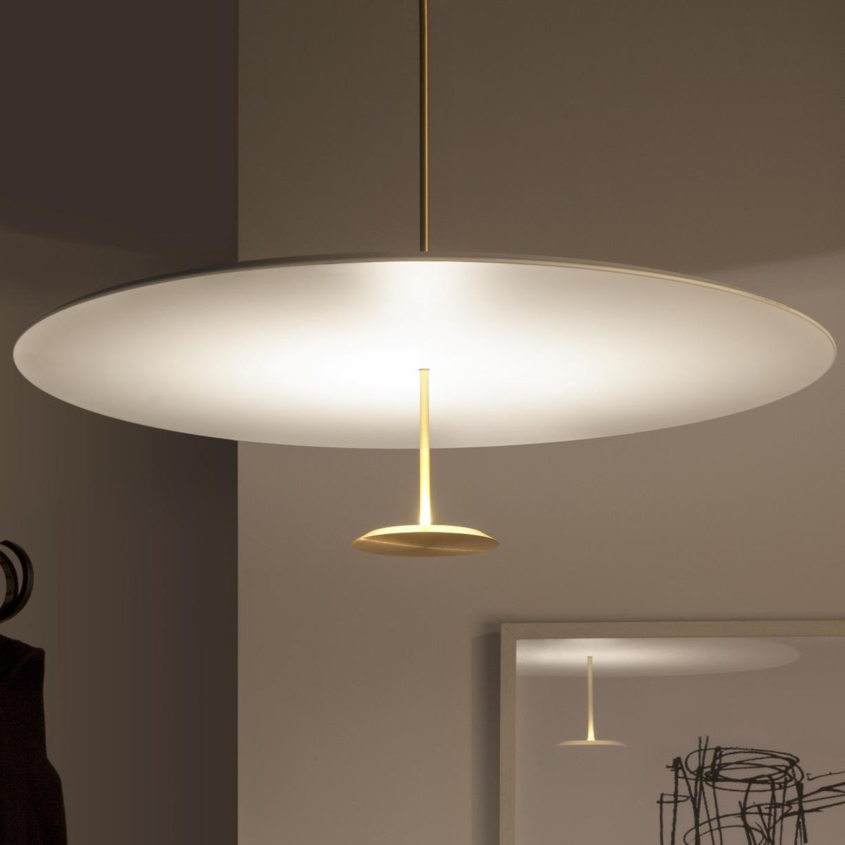 Dot 600 Pendelleuchte, Ø: 60 cm, Schwarz eloxiert, Warmweiß 3000K, 1-10V Dot 600 Pendelleuchte, Ø: 60 cm, Messing eloxiert, Extra-Warmweiß 2700K, Phase Cut