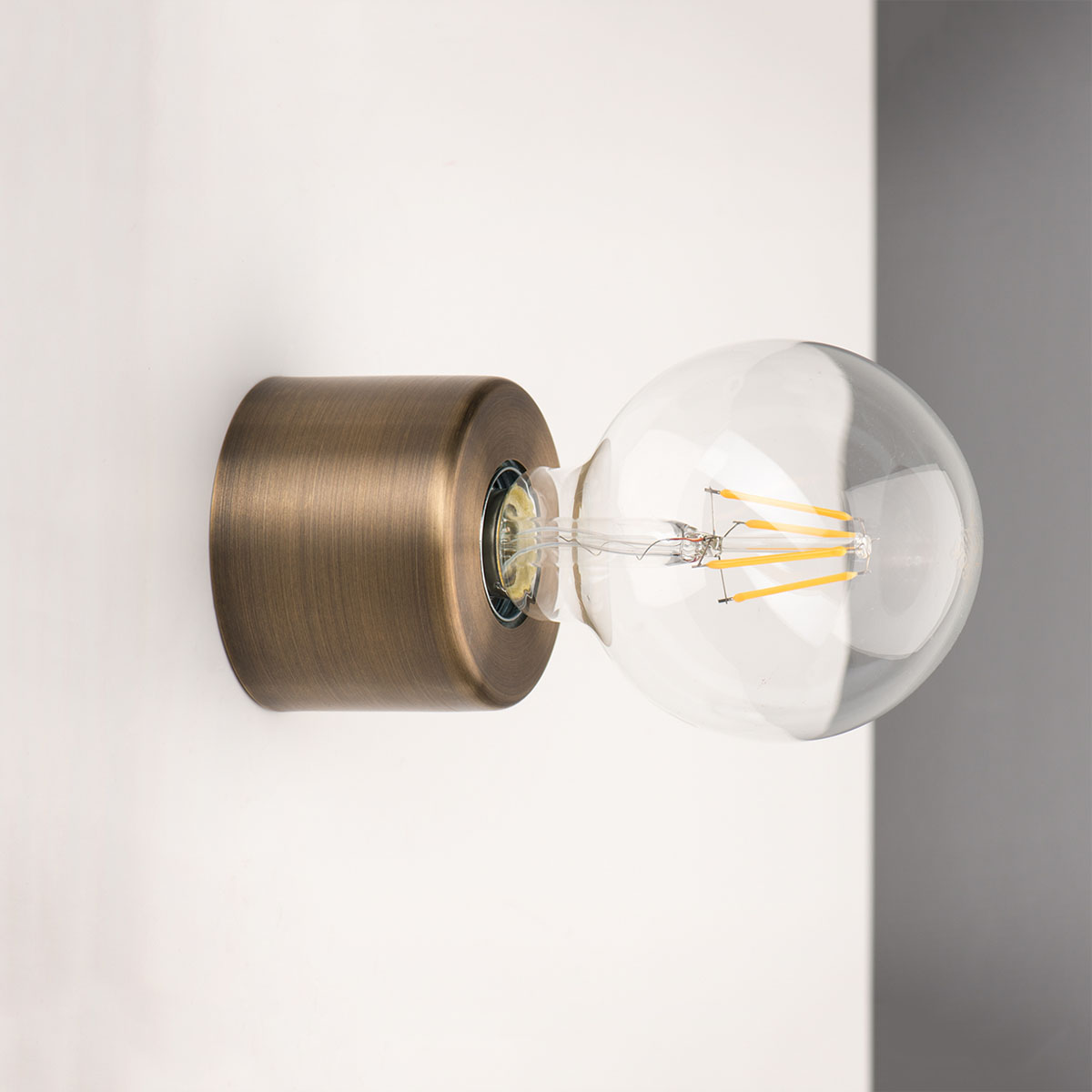 Mawa Eintopf Wand-/ Deckenleuchte, Ø: 8 cm Wandstrahler – flexibel ausrichtbar, präziser Lichtkegel, zeitlos elegantes Design, geeignet für Flur