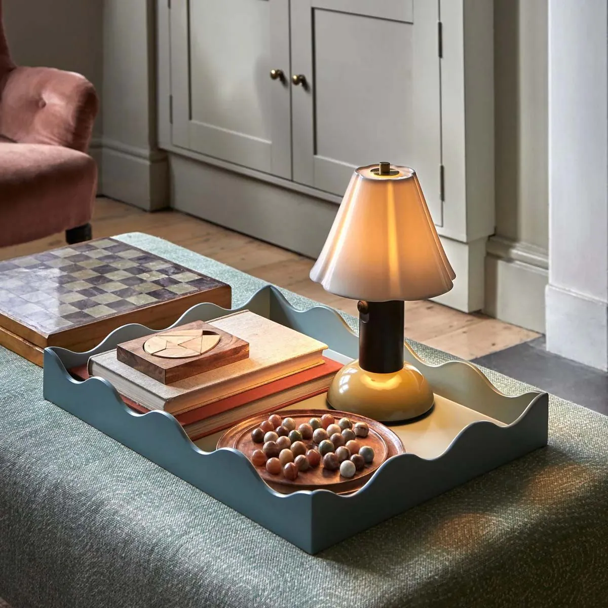 Original BTC Blossom kabellose Tischleuchte, H: 28,8 cm Schwarz rot