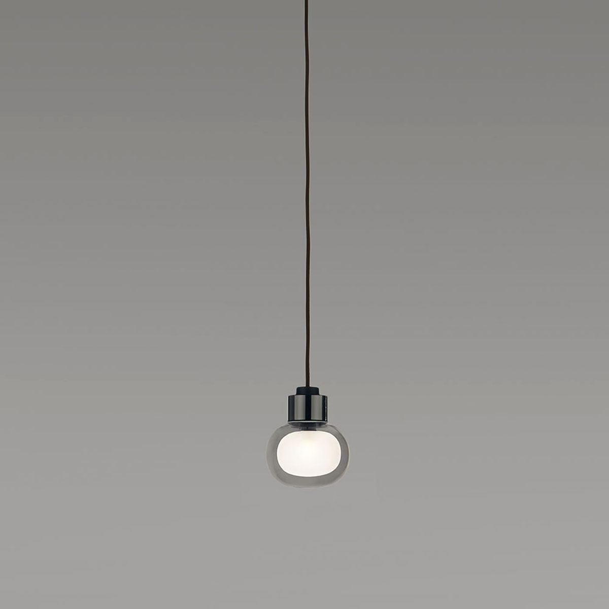 TOOY Nabila 552.21 Pendelleuchte Ø: 12 cm, Schwarz Matt / Schwarz Chrom & Rauchglas – diffuses, blendfreies Licht