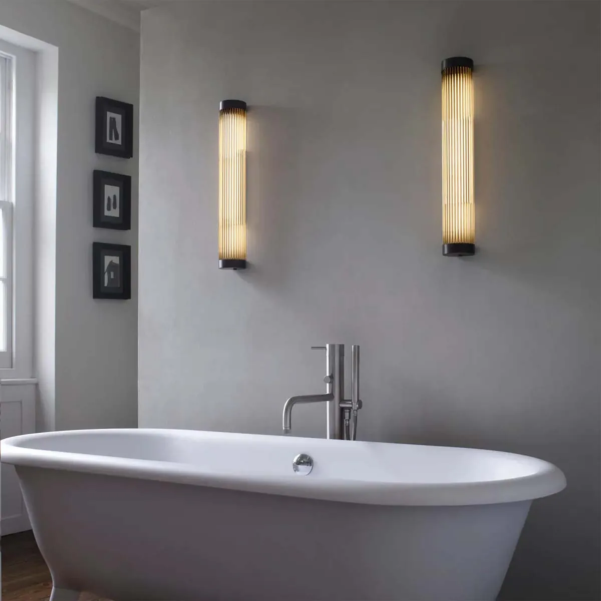 Narrow Pillar Light Wandleuchte, Poliertes Messing, H: 60 cm