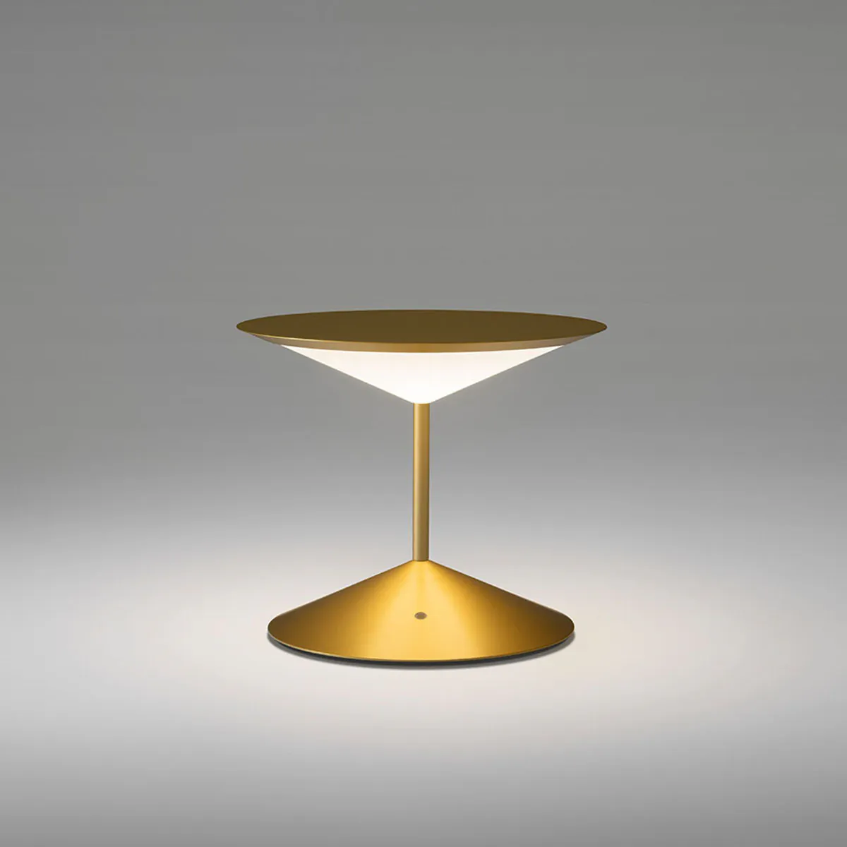 Narciso 1710-01 Mobile Akku Tischleuchte Small, Ø: 15,7 cm, Gold Narciso 1710-01 Mobile Akku Tischleuchte Small, Ø: 15,7 cm, Gold