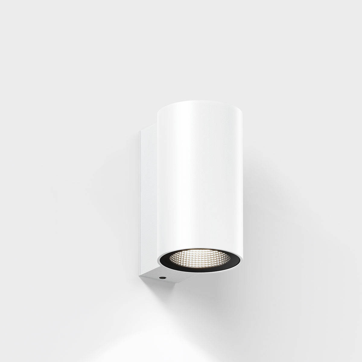 Zylinderförmige Wandleuchte für außen in der Farbe weiß