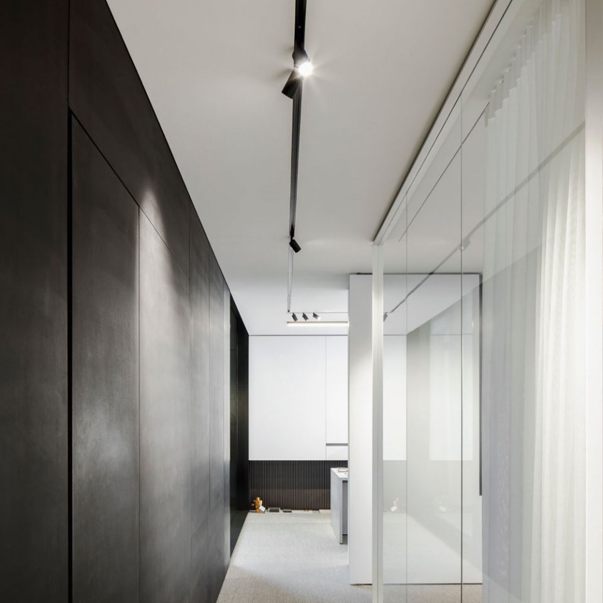 SPY 52 92720 ADM DIM5 Schienenstrahler, DALI dimmbar, Ø: 5,2 cm, Schwarz, Extra-Warmweiß 2700K, 20° SPY 52 93045 ADM DIM5 Schienenstrahler, DALI dimmbar, Ø: 5,2 cm, Weiß, Warmweiß 3000K, 45°