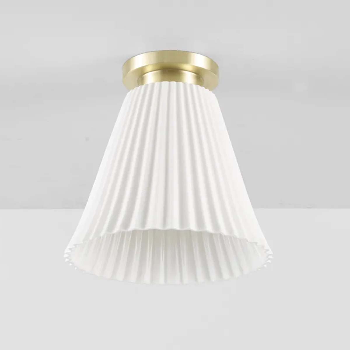 Hector Large Pleat Deckenleuchte, Messing satiniert, Ø: 19 cm Hector Large Pleat Deckenleuchte, Messing satiniert, Ø: 19 cm