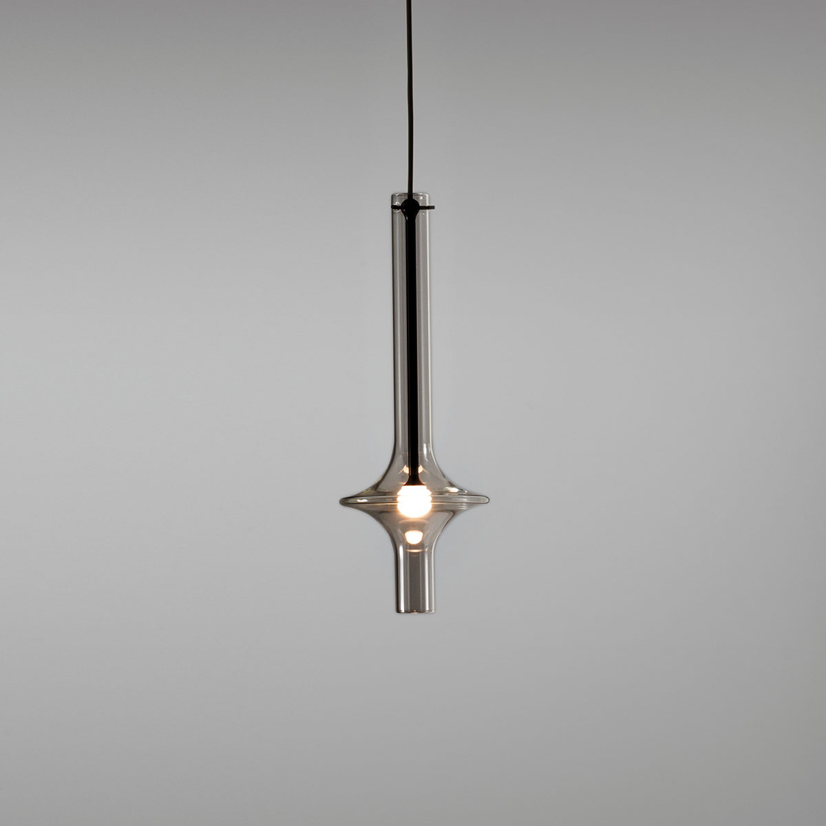 Penta Light Wonder 1504-20 Pendelleuchte Hängelampe – mundgeblasenes Glas in Schwarz, zeitlose Eleganz, brillantes Strahlen, setzt ein Highlight im Esszimmer, ideal über Esstisch, Küche oder Wohnzimmer