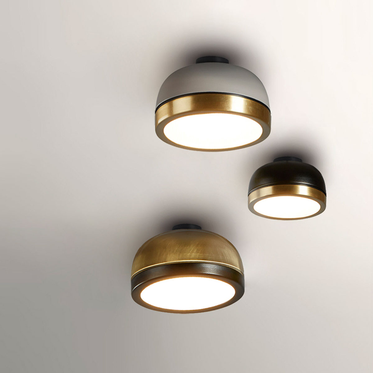 Italienisches Lichtdesign: TOOY Molly 556.71 Wand- Deckenleuchte Ø: 15 cm, Messing, Sandgrau – modernes, dekoratives Design