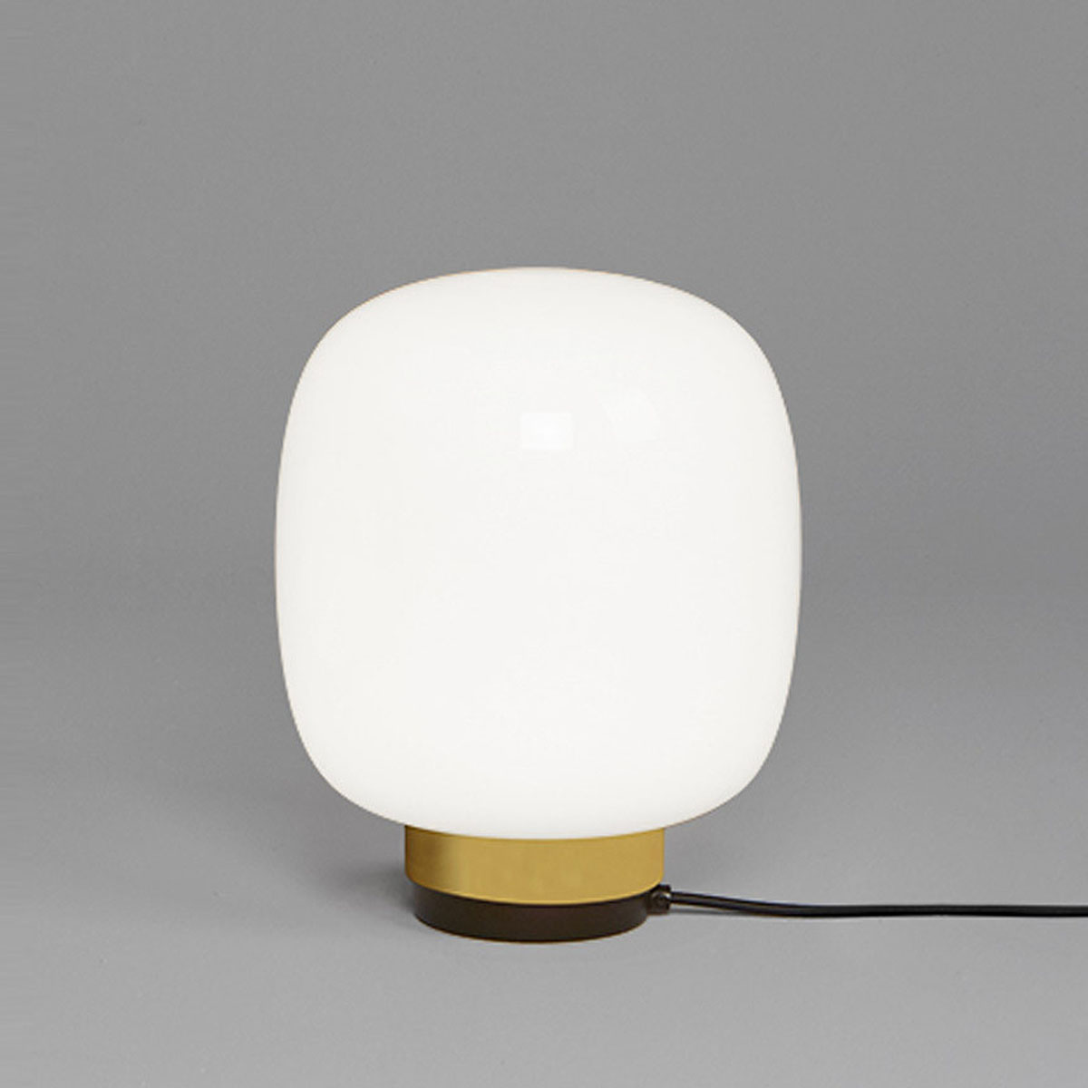 Legier 557.32 Tischleuchte, Schwarz & Messing, Opalglas