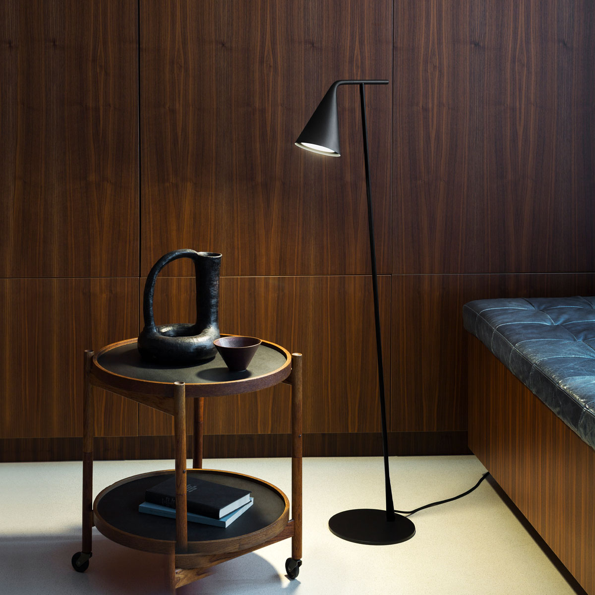 Gordon 561.61 Stehleuchte H: 140 cm, Schwarz Matt Gordon 561.61 Stehleuchte H: 140 cm, Schwarz Matt