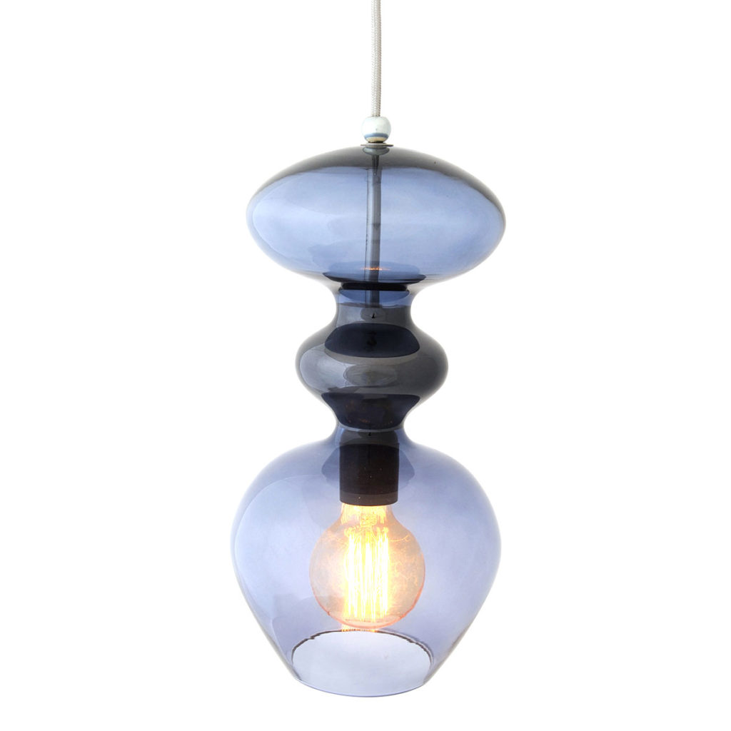 Ebb & Flow Futura Pendelleuchte M Ø 18 cm Futura Pendelleuchte M Ø 18 cm, Deep Blue Deep Blue Pendelleuchten – skandinavische Glaslampe, mundgeblasen für Wohnzimmer Ebb & Flow Futura Pendelleuchte M Ø 18 cm Futura Pendelleuchte M Ø 18 cm, Deep Blue Deep Blue Pendelleuchten – skandinavische Glaslampe, mundgeblasen für Wohnzimmer