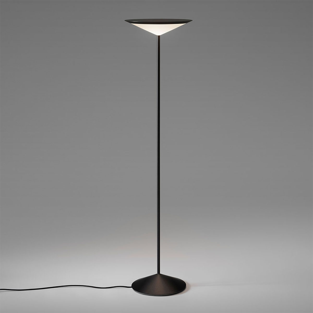 Penta Light Narciso 1710-10 Stehleuchte, H: 130 cm Standlampe – Glaskugel in Blau, mundgeblasen, zeitlose Eleganz, brillantes Strahlen, perfekt für die Leseecke, geeignet für Wohnzimmer, Leseecke oder Büro