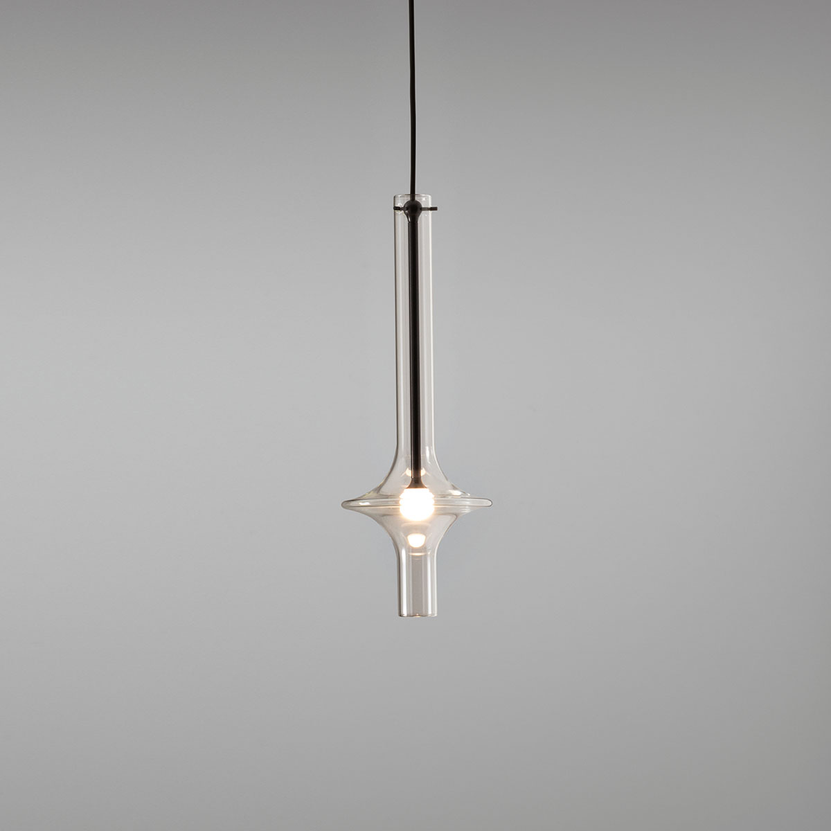 Penta Light Designerleuchte Wonder 1504-20 Pendelleuchte Pendelleuchte – Glasleuchte in Schwarz, stilvolles Highlight, eleganter Lichtschein, perfekt für das Esszimmer, ideal über Esstisch, Küche oder Wohnzimmer