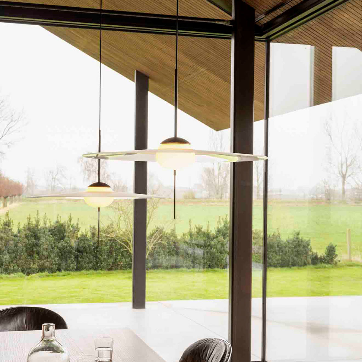 Mono L600 Pendelleuchte Ø: 60 cm in Schwarz Weiß – stilvolles Design aus dem Hause DCW Editions passt perfekt ins Wohnzimmer